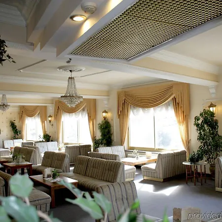 Golden Walls Hotel 