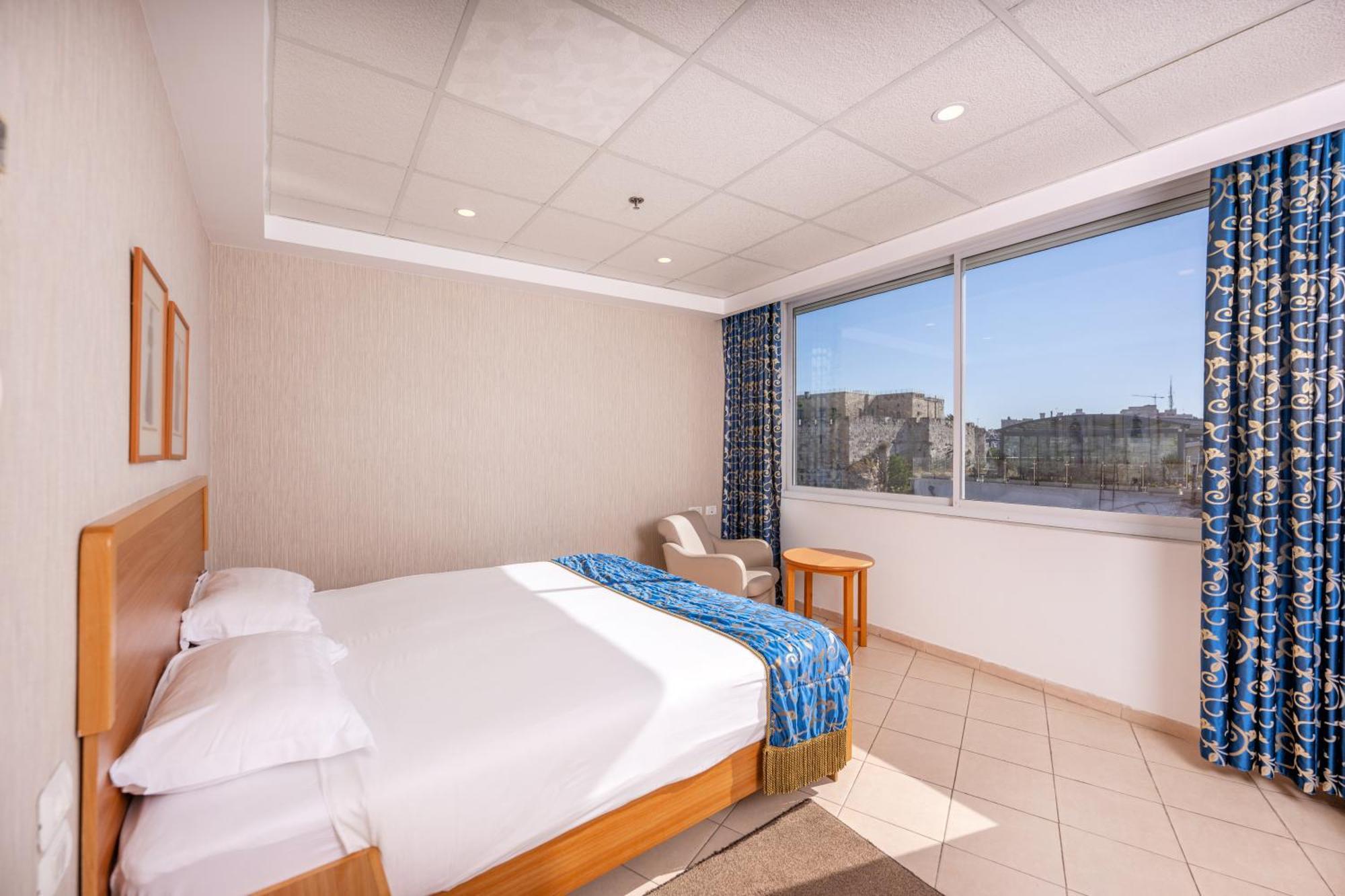 Golden Walls Hotel 3*