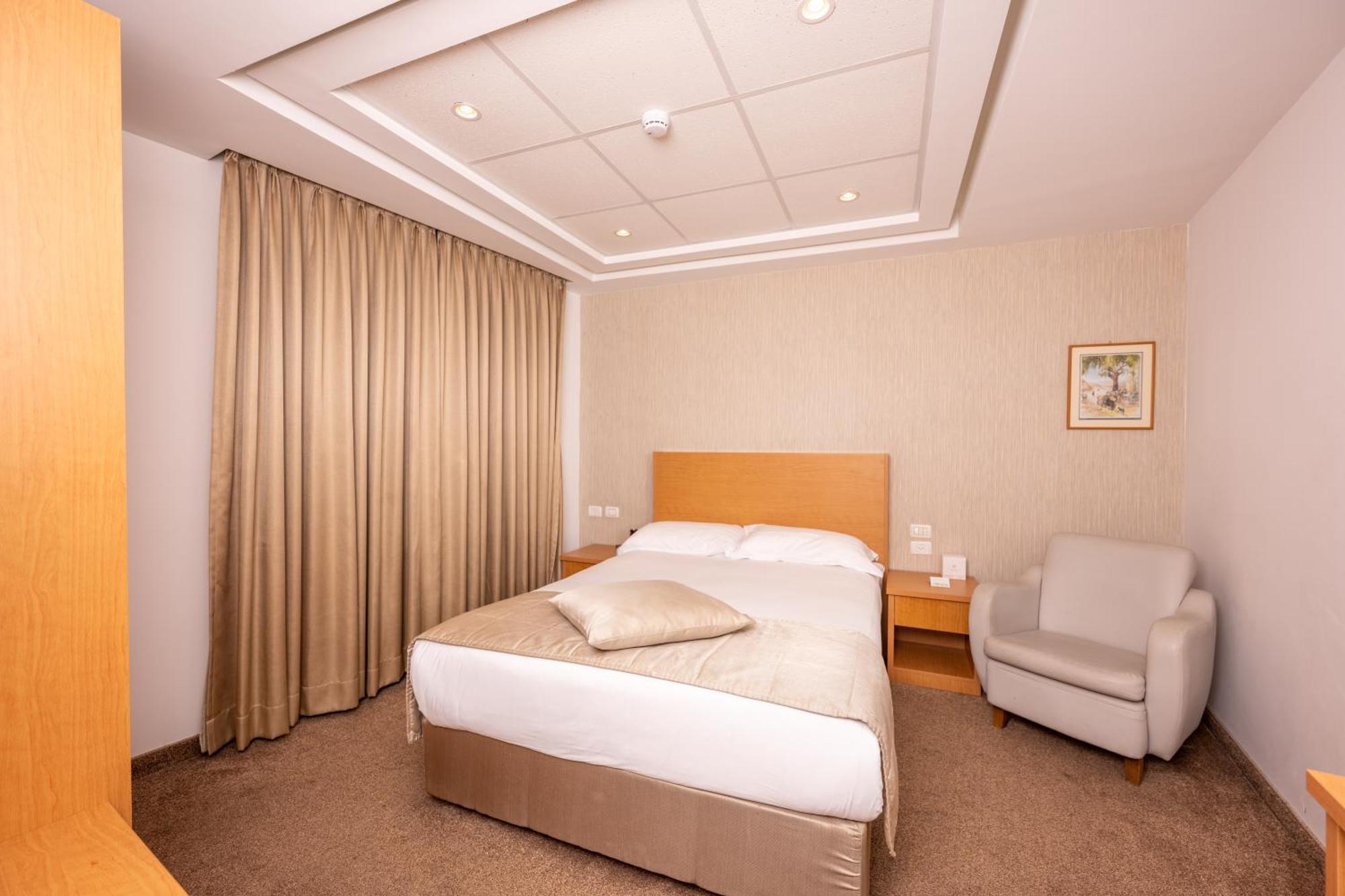Golden Walls Hotel