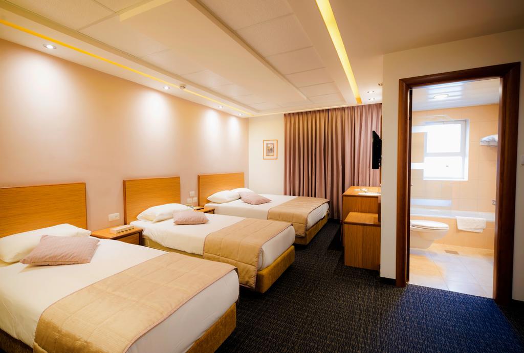 Hotel Golden Walls 3*