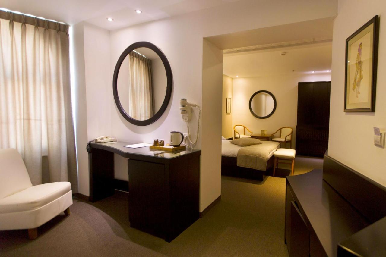 Golden Walls Hotel 3*